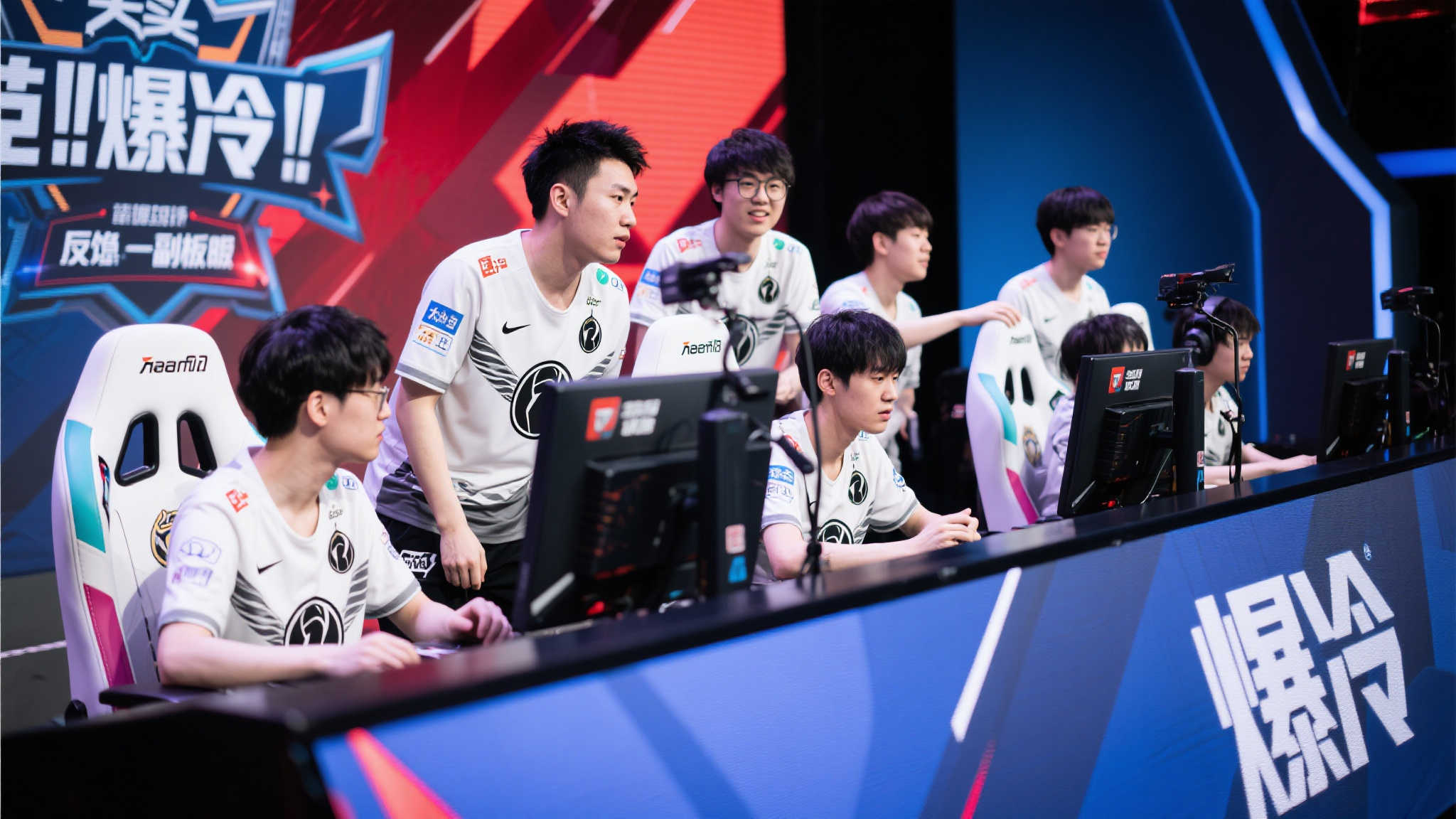 麥巴比與尼 麥巴比與尼